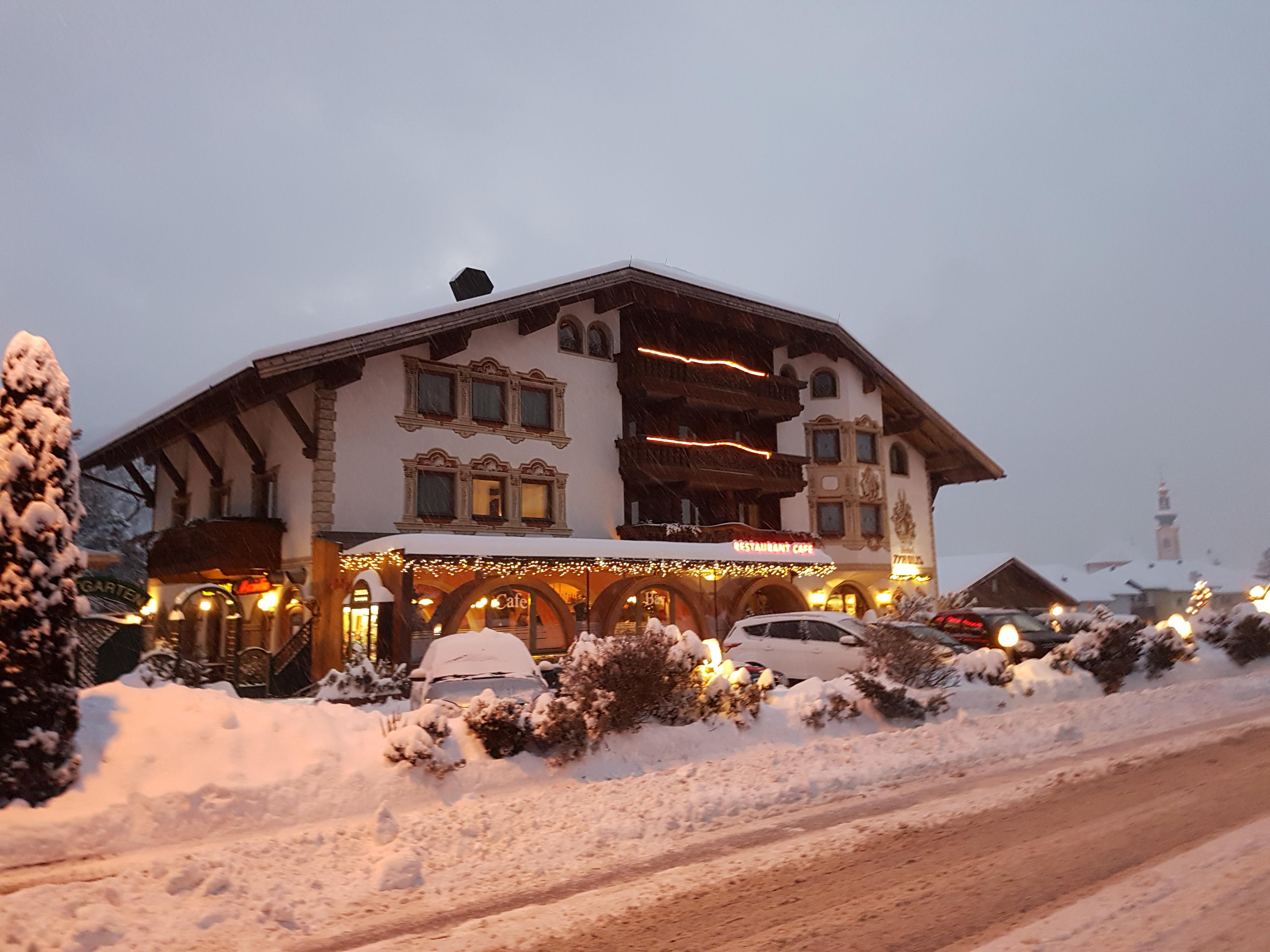 Hotel Tyrolis Zirl Exterior foto